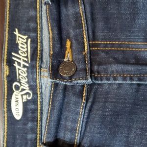 Old Navy Sweetheart bootcut jeans size 6